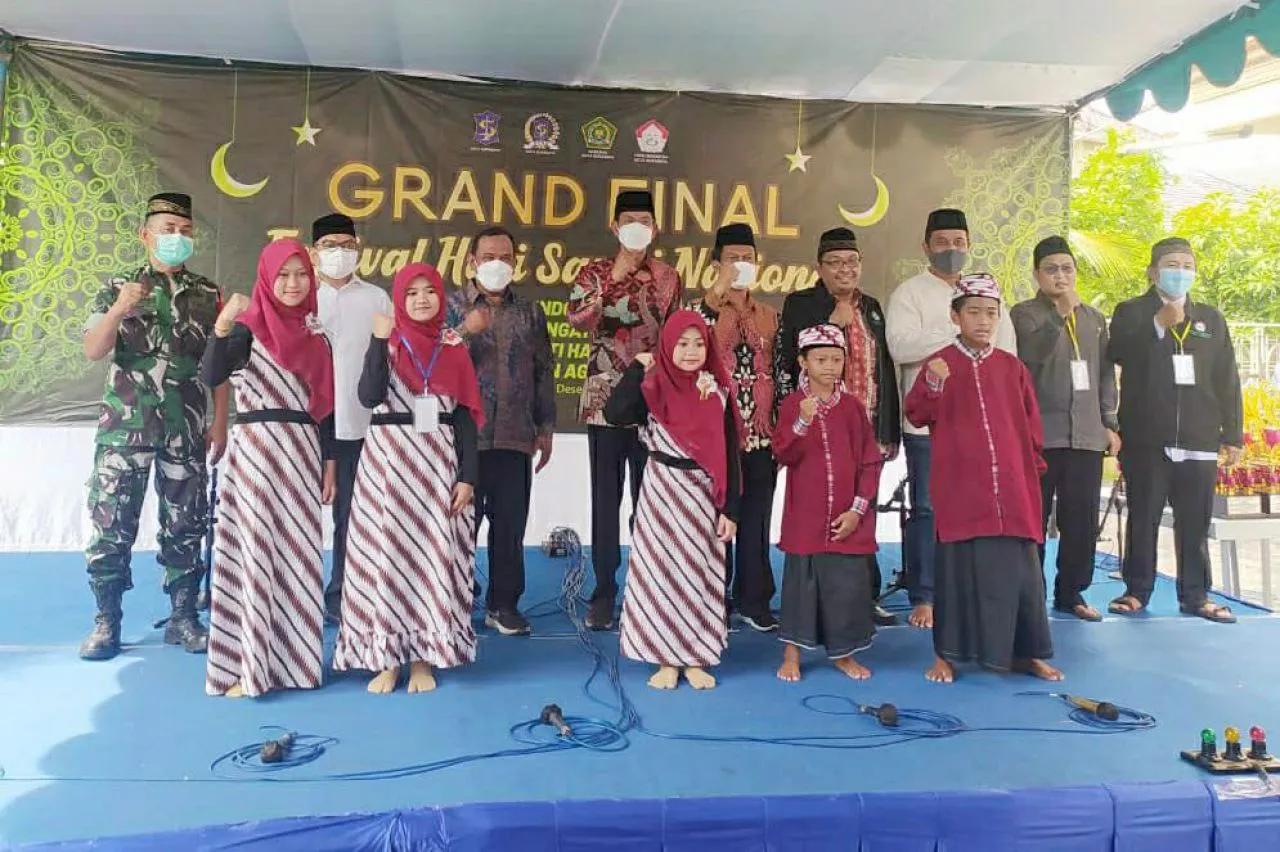 Ketua DPRD Surabaya Berikan Apresiasi pada Dedikasi Guru Ngaji dan Guru Agama