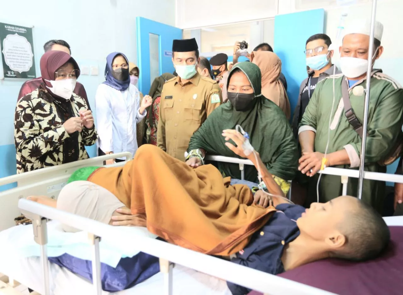 Dari Babel, Mensos Risma Bertolak ke Aceh Temui Rizky Remaja Pengidap Kanker