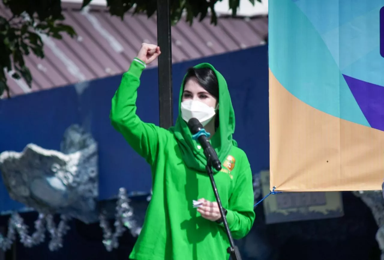 Istri Wagub Jatim Peragakan Senam Gimnastik di Kota Batu