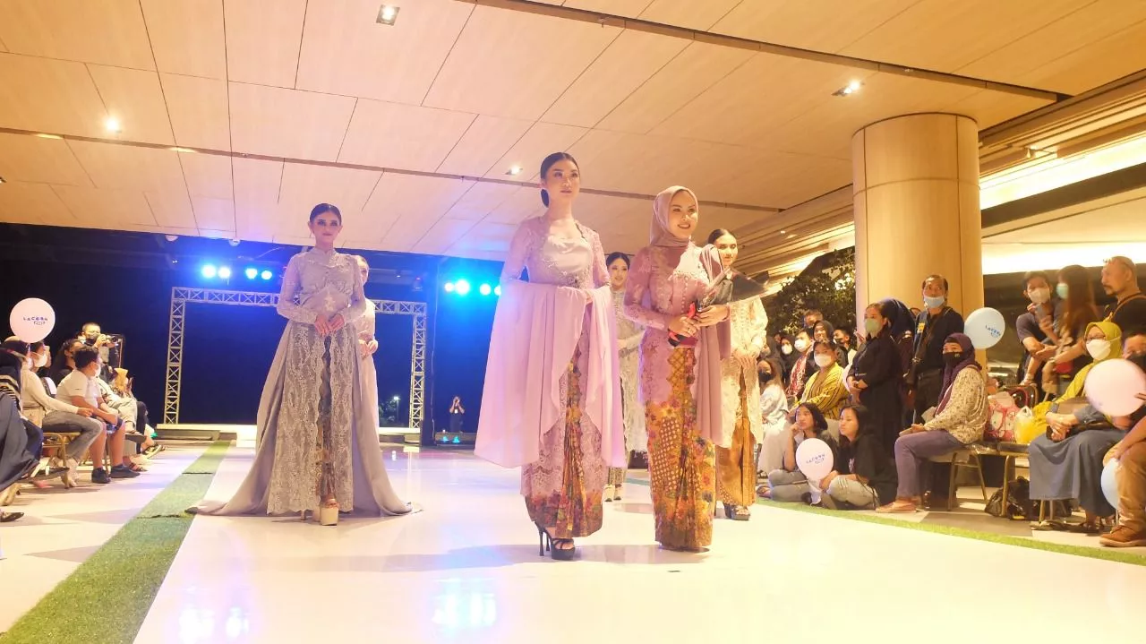 'Kisah Kebaya' Busana Tradisional Karya Desainer Asal Surabaya