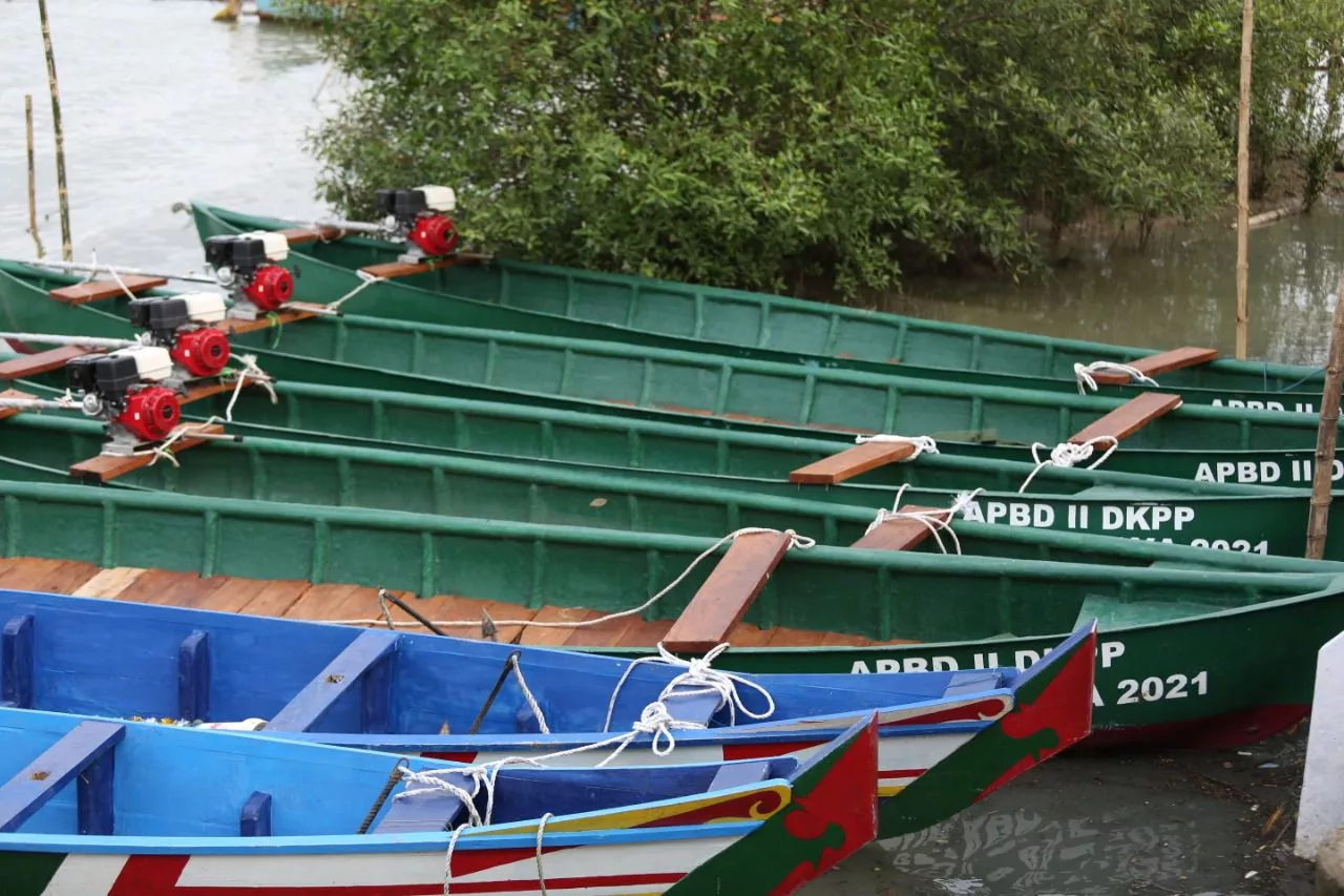 Sumbang 4 Perahu, Wali Kota Surabaya Berharap Bisa Kembangkan Wisata Pesisir