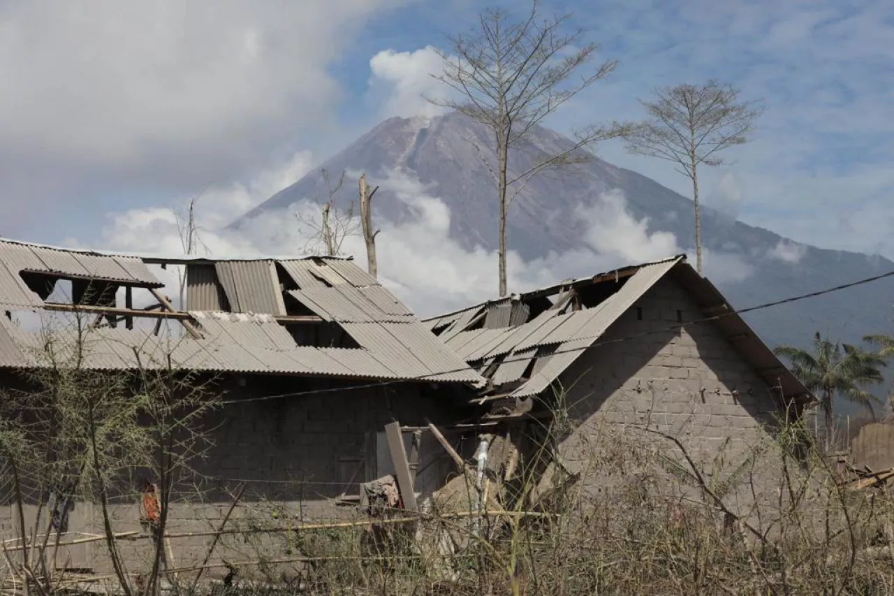Terjadi Gempa Guguran di Gunung Semeru Hari Ini