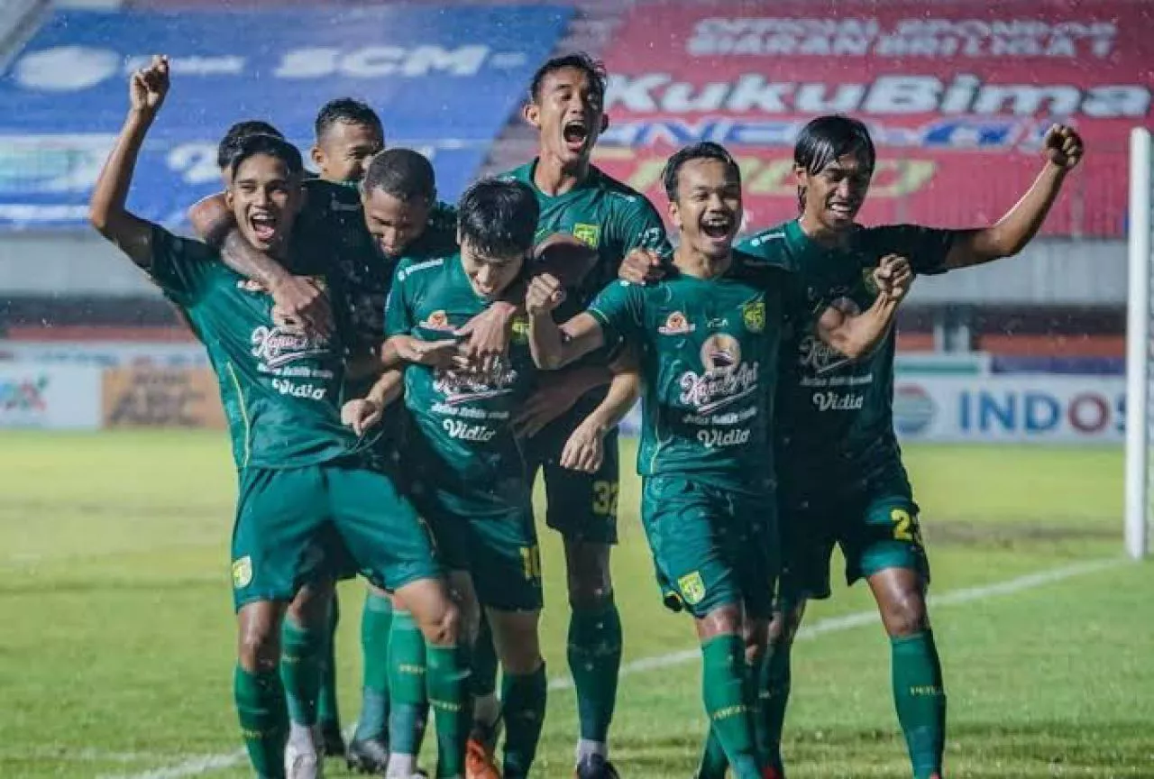 Menang dengan Formasi Darurat Melawan PSS, Persebaya Bertengger di Peringkat 4
