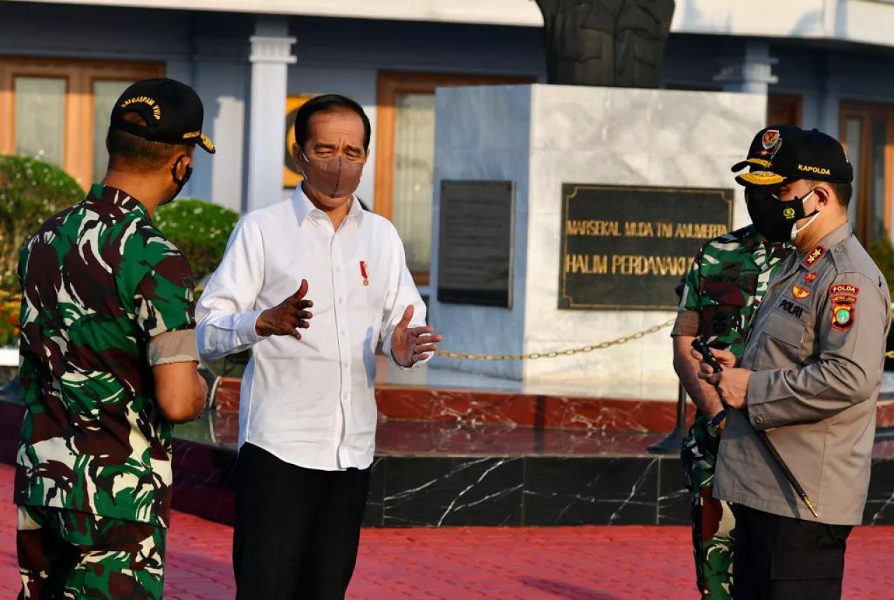 Kunjungi Jateng, Presiden Jokowi Serahkan Bantuan PKL hingga Resmikan Bendungan