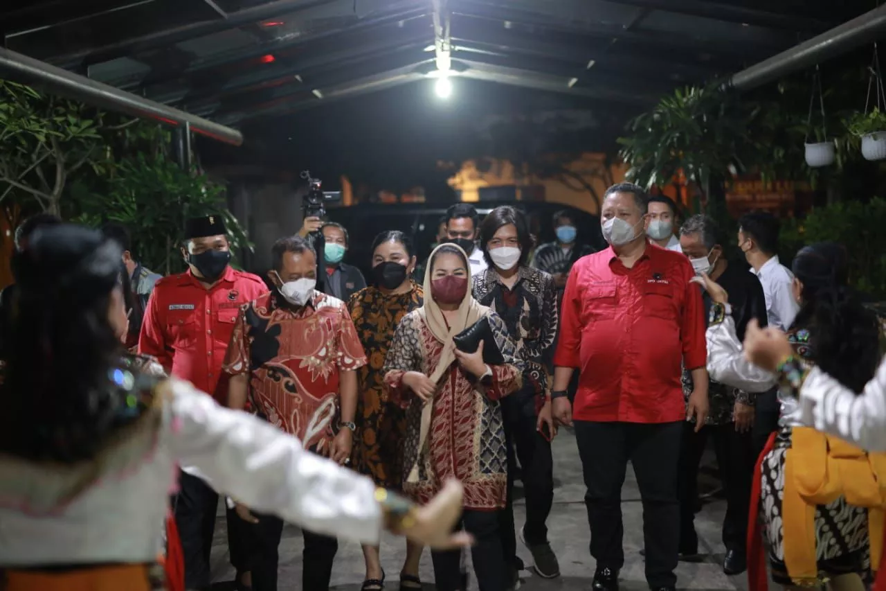 Silaturahmi Kebangsaan Puti Guntur Soekarno dengan 450 Mahasiswa di Surabaya