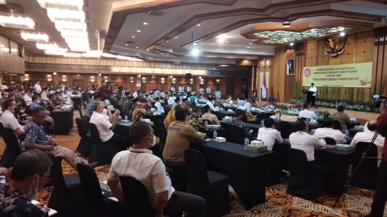 Kepala Daerah dalam Pusaran Korupsi