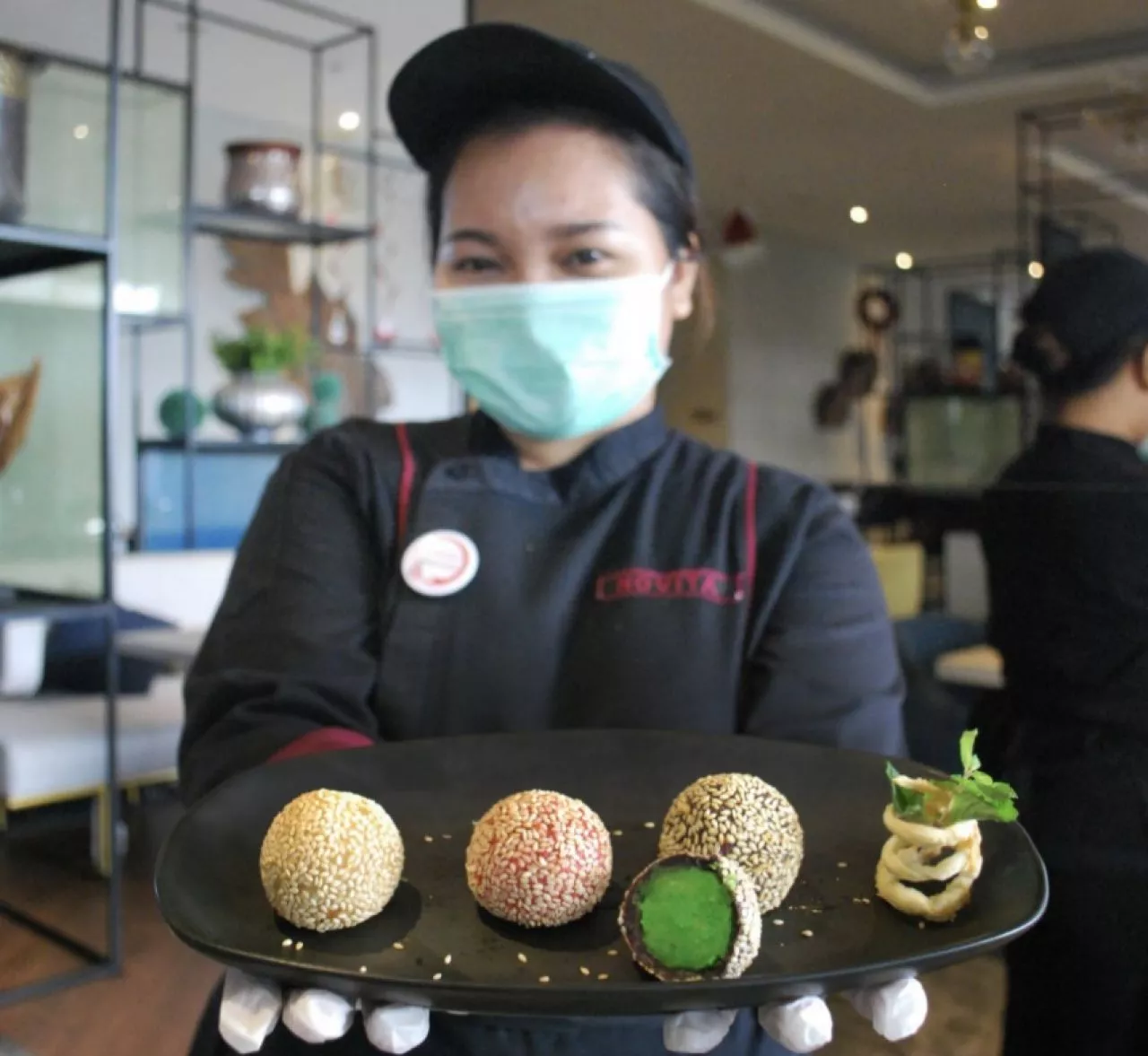 Yummy! Modifikasi Onde-onde Tiga Rasa ala Hotel ini Bikin Ngiler gaes