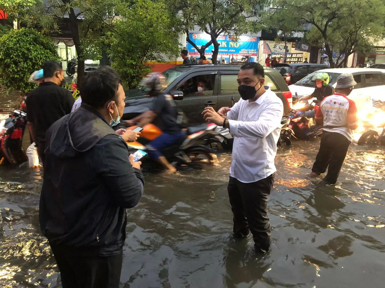 Wali Kota Eri Cahyadi Simpulkan ini Penyebab Banjir di Surabaya