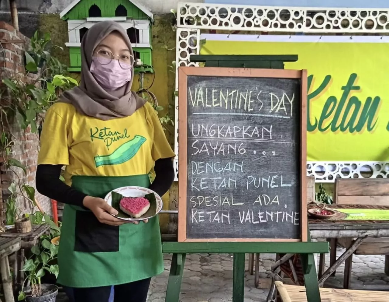 Ajak Pasanganmu Rayakan Valentine Anti Mainstream di Kedai Ketan Punel Surabaya