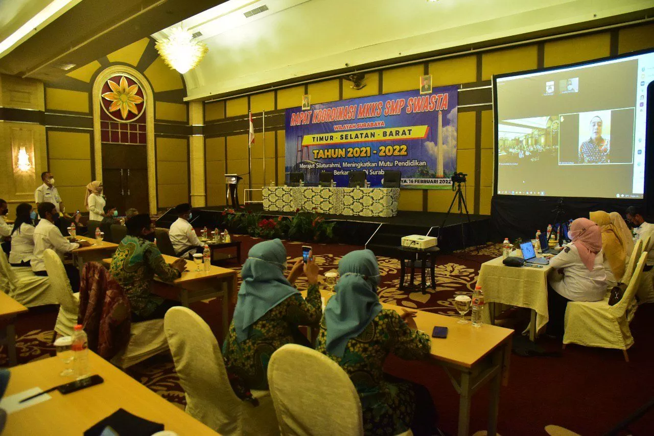 Wali Kota Surabaya Minta Peningkatan Kompetensi Guru SMP Swasta
