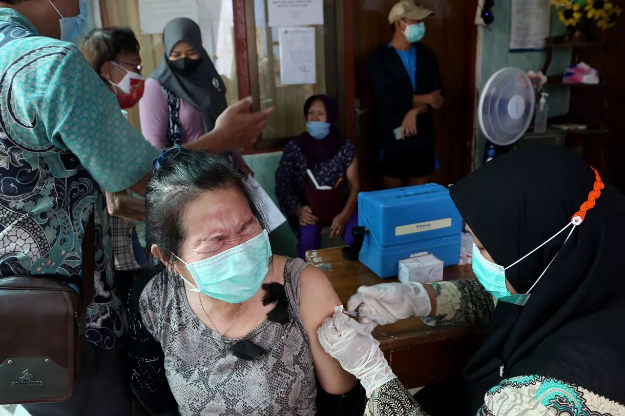 Kejar Target, Pemkot Surabaya Buka Layanan Vaksin Booster di 63 Puskesmas