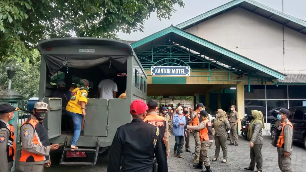 21 Pasangan di Luar Nikah Tejaring Razia Satpol PP Surabaya di Hari Valentine