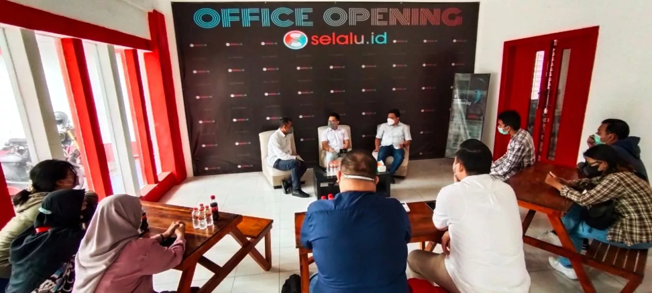 Halo Bro..., PSI Surabaya Kunjungi Kantor selalu.id dengan Semangat Kepemudaan