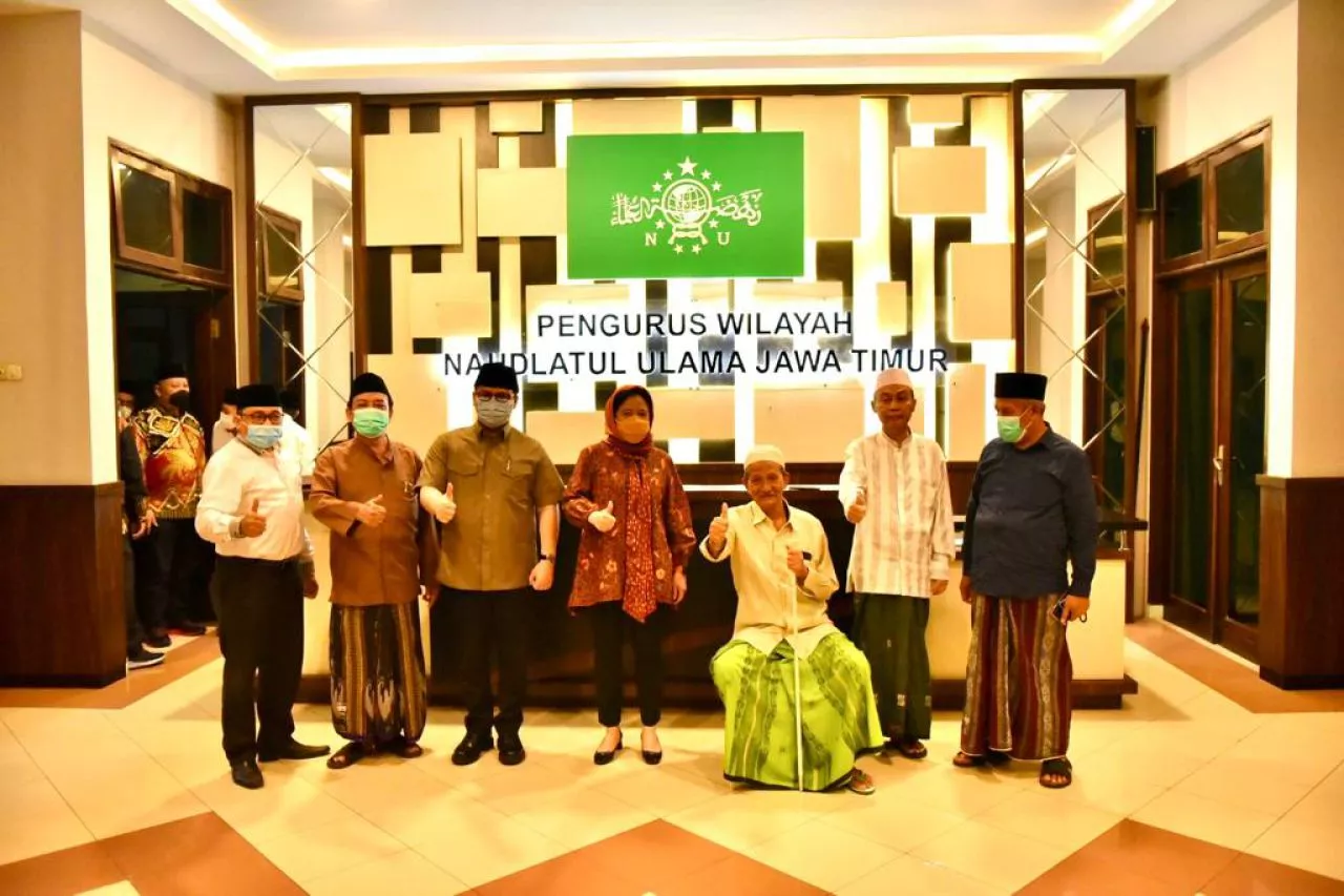 Sowan ke Kiai Sepuh PWNU Jatim, Puan Maharani Dapat Wejangan Gotong Royong