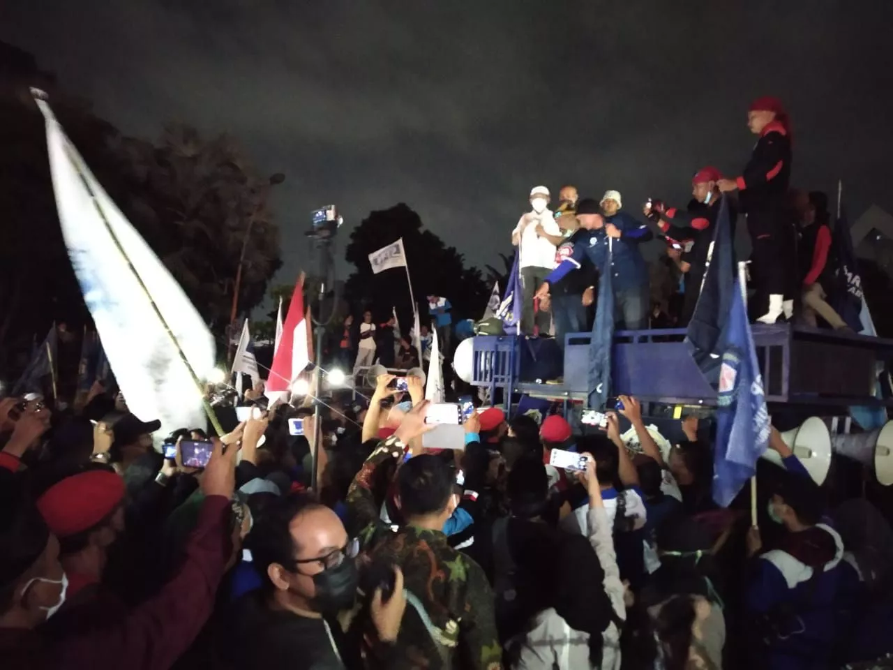 Ditemui Pj Sekdaprov, Massa Buruh Tidak Puas dan Ancam Duduki Grahadi