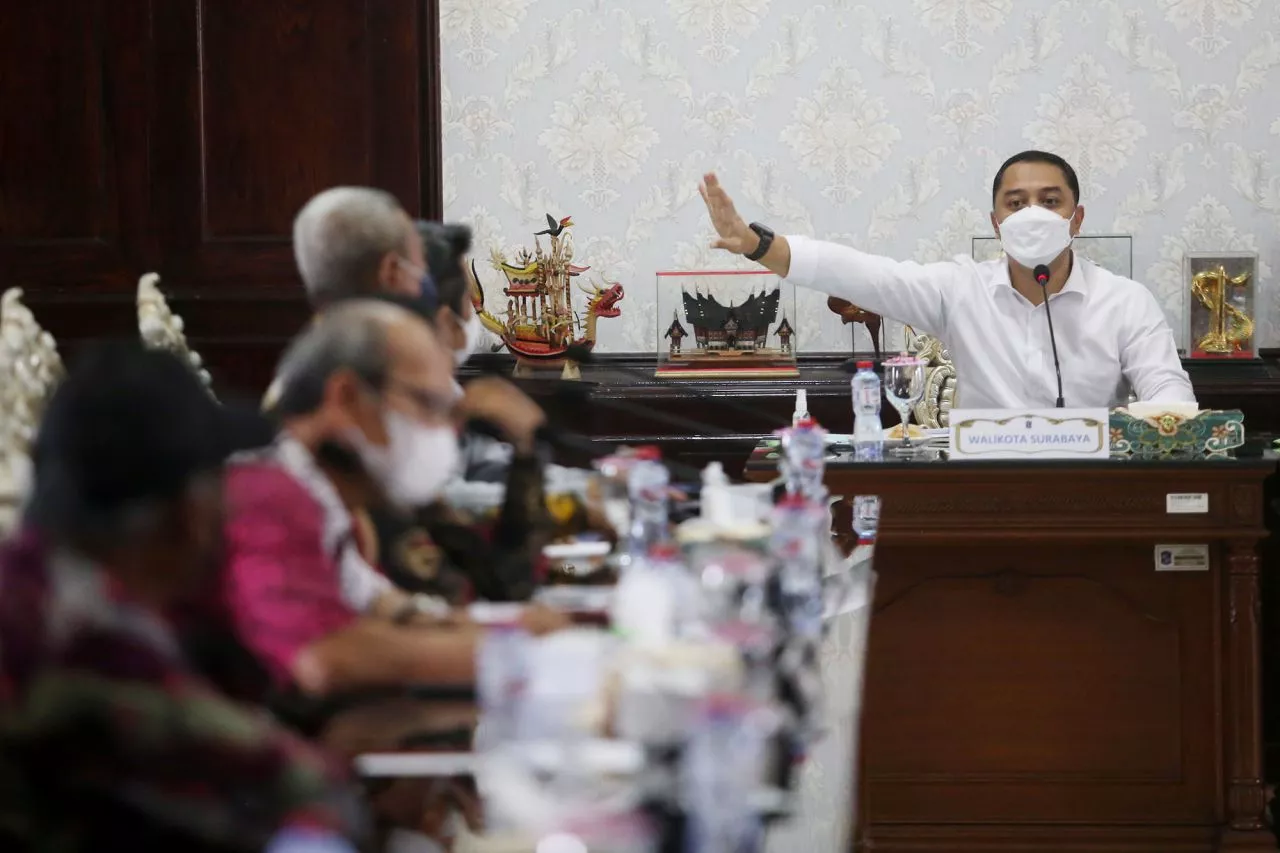 Intervensi, Wali Kota Surabaya Pertemukan Pengelola dan Pedagang Pasar Turi