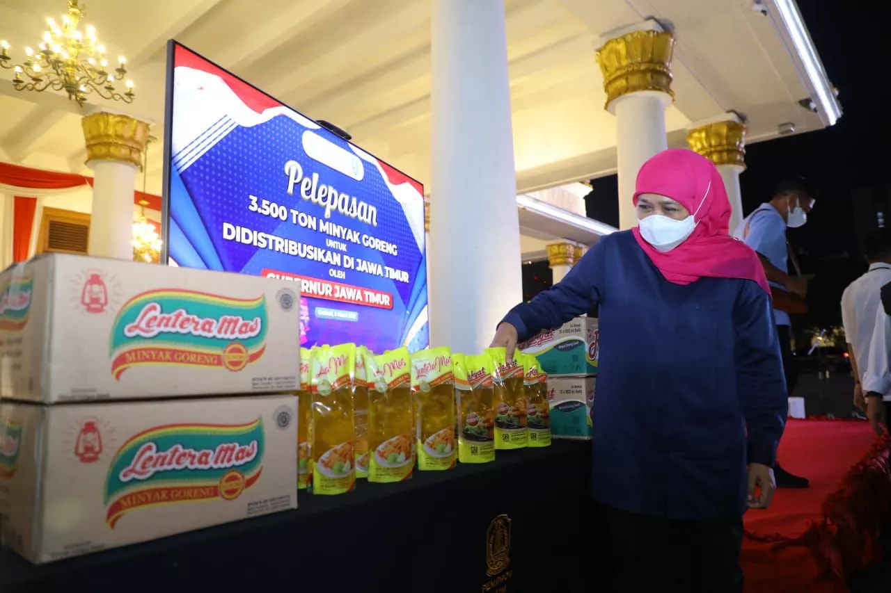 Pemprov Gelontorkan 3.500 Ton Minyak Goreng ke 17 Daerah di Jawa Timur