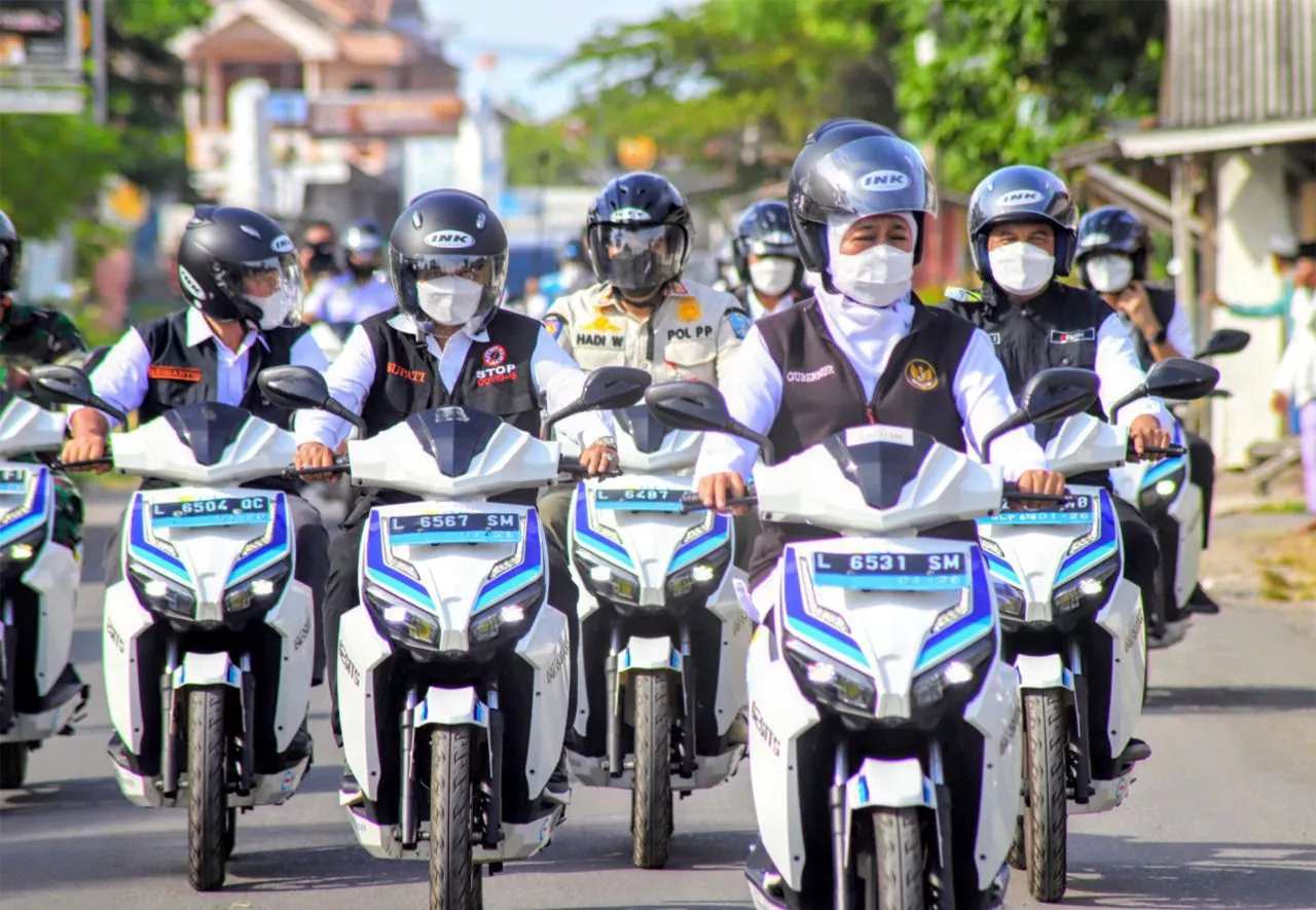 Ini Langkah Gubernur Khofifah Dukung Percepatan Kendaraan Listrik di Jawa Timur