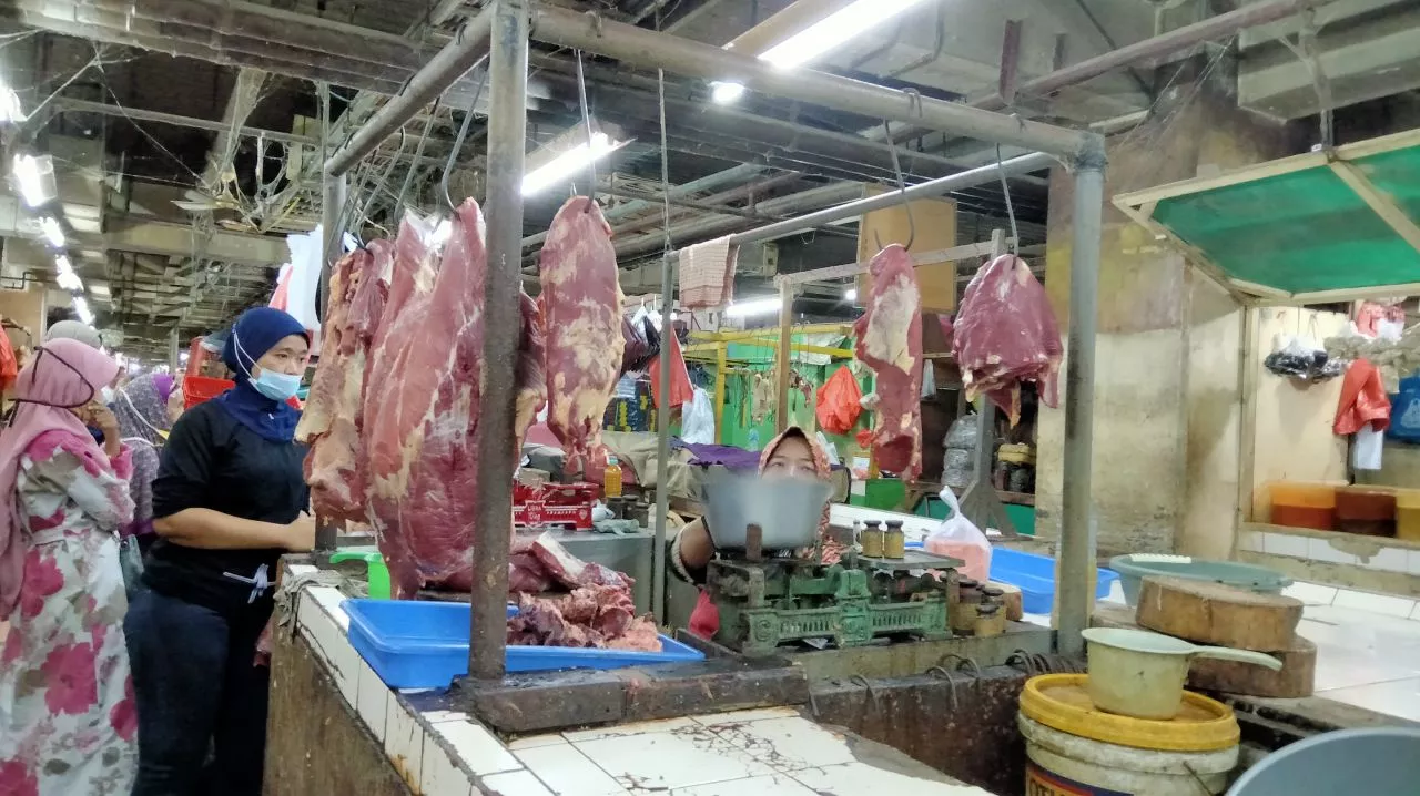 Tidak Ada Kenaikan Harga, Stok Daging di Surabaya Aman Jelang Ramadan