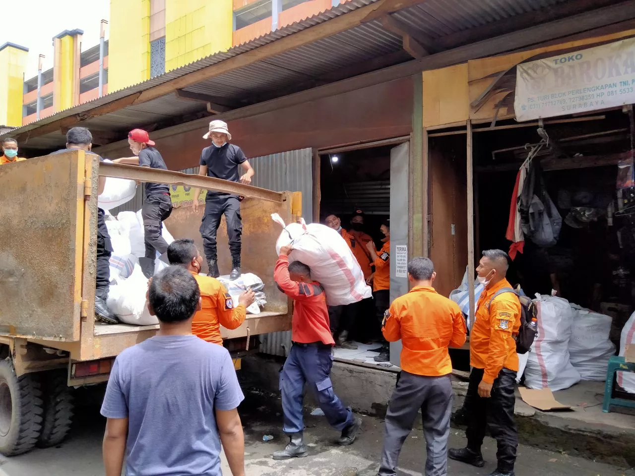 Pemkot Surabaya Targetkan Pengosongan TPS Pasar Turi Hari ini