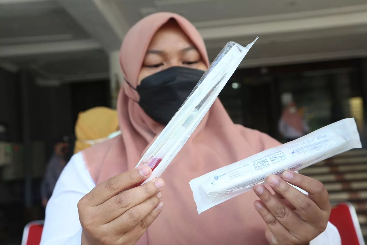 Surabaya Terima Bantuan Alat Pendeteksi Lendir  untuk  Covid-19