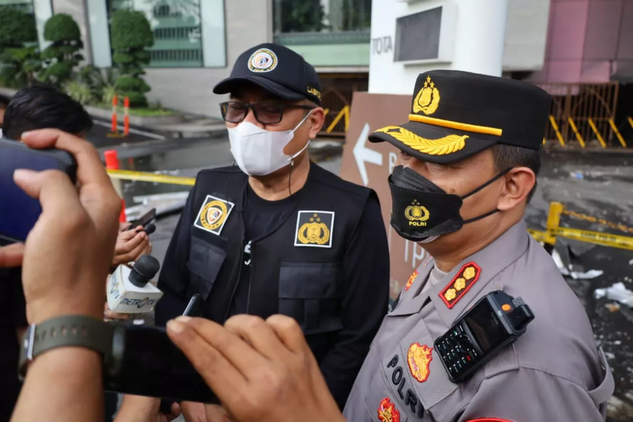 Selidiki Arah Rambatan Api, Polda Jatim Gelar Olah TKP Kebakaran Tunjungan Plaza