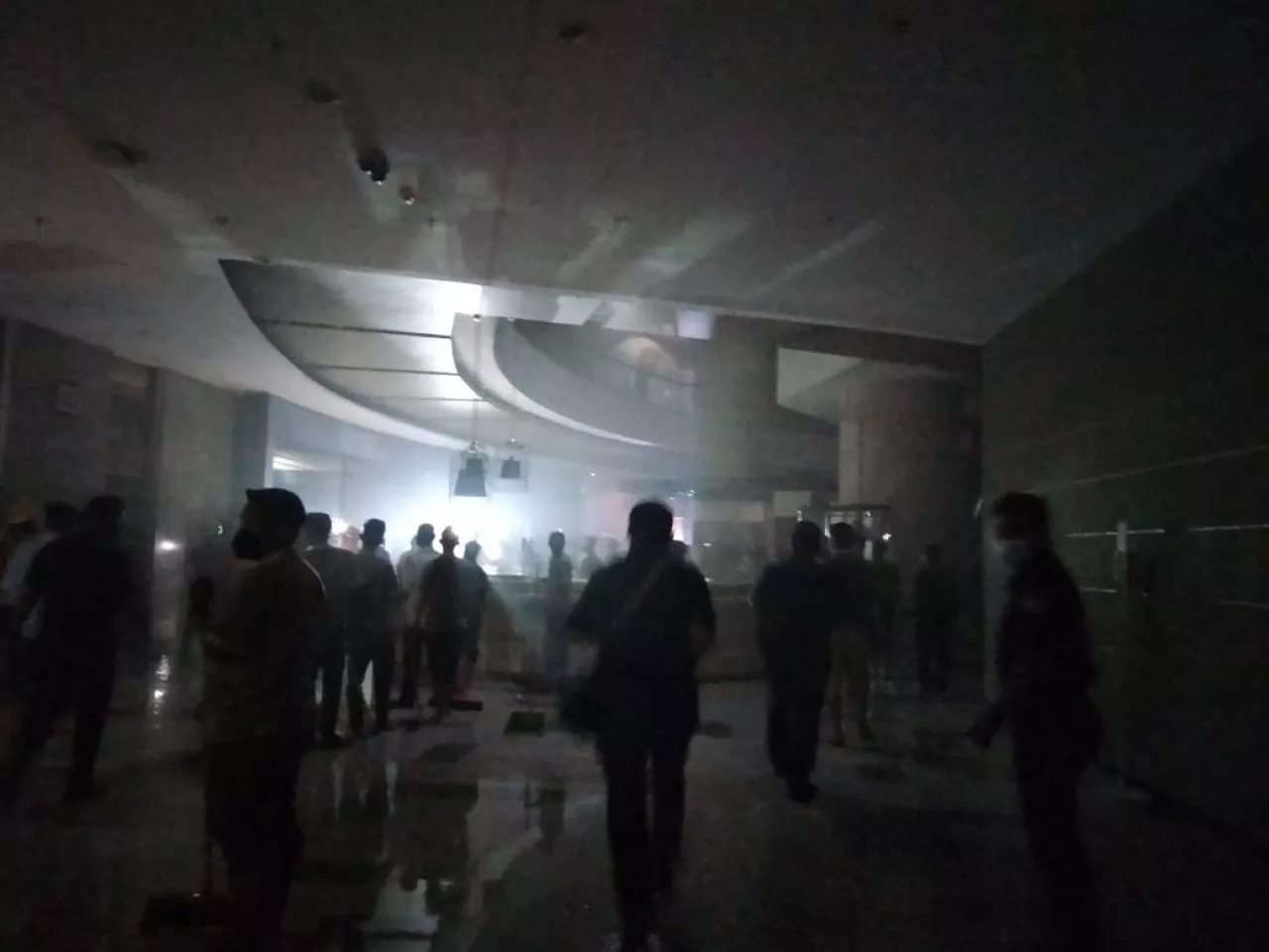 Penyerap Asap Disebut Membuat Api Naik ke Lantai Atas Tunjungan Plaza