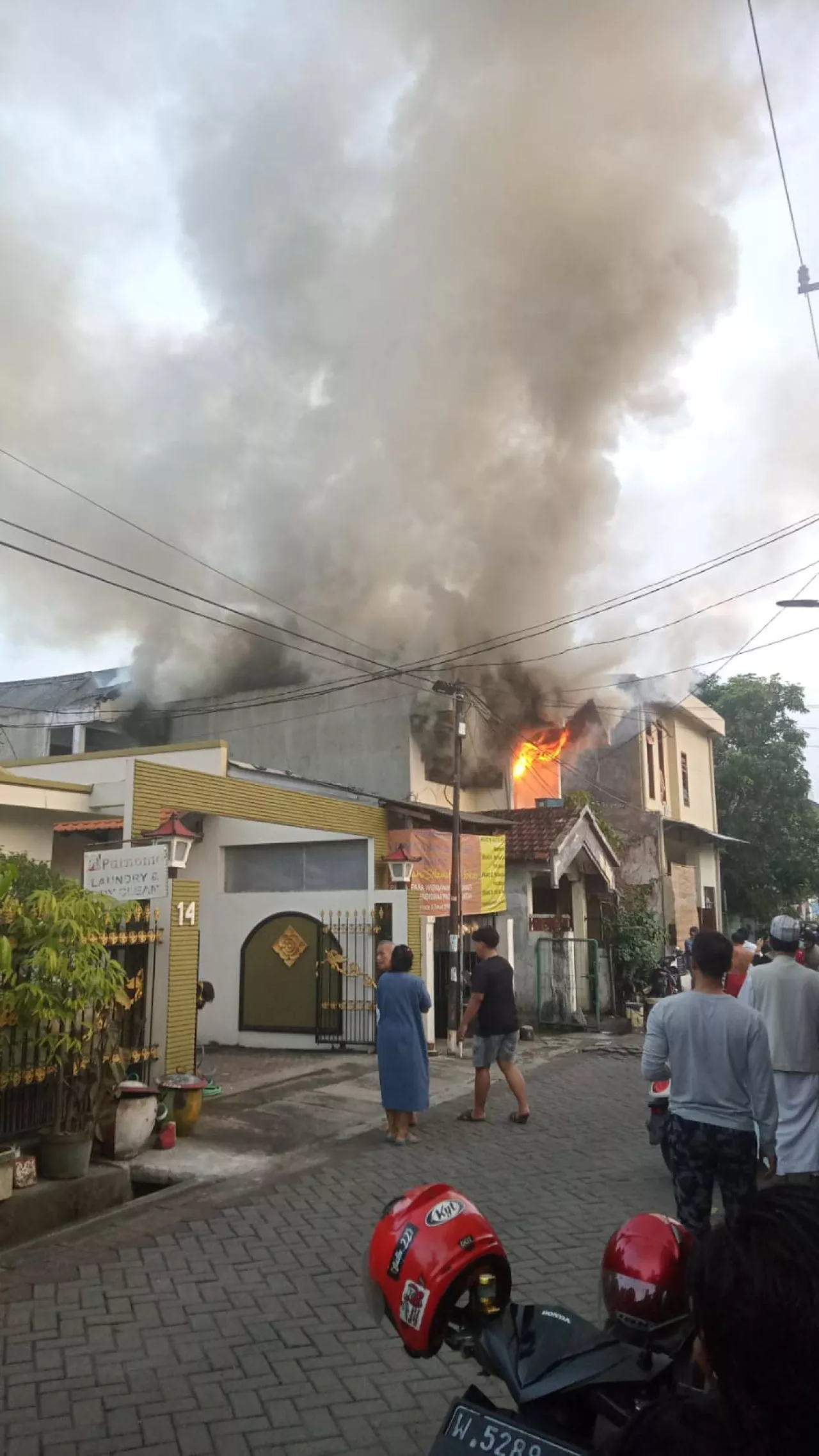 Rumah di Siwalankerto Terbakar, Anak Pemilik Terjebak
