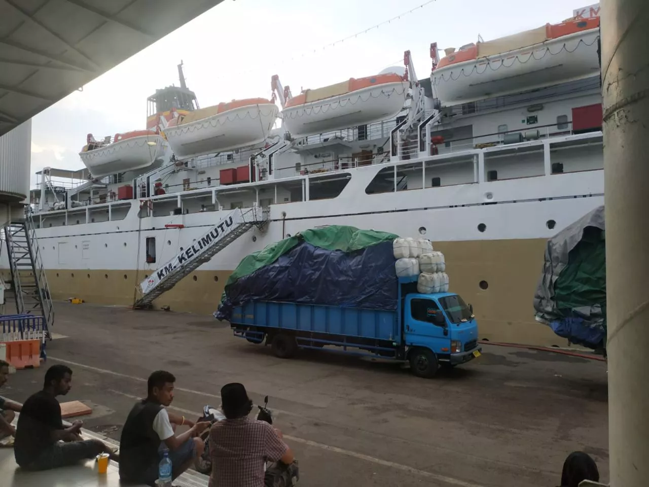 Suasana Arus Mudik di Pelabuhan Tanjung Perak Surabaya