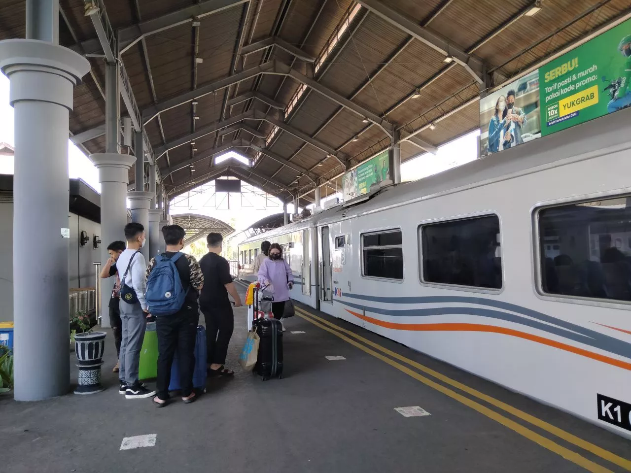 Penumpang Kereta Api di Daop 8 Melonjak Selama Ramadan, Terbanyak Tujuan Jakarta