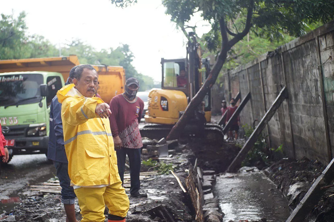 Antisipasi Banjir, Pemkot Surabaya Normalisasi Saluran Air