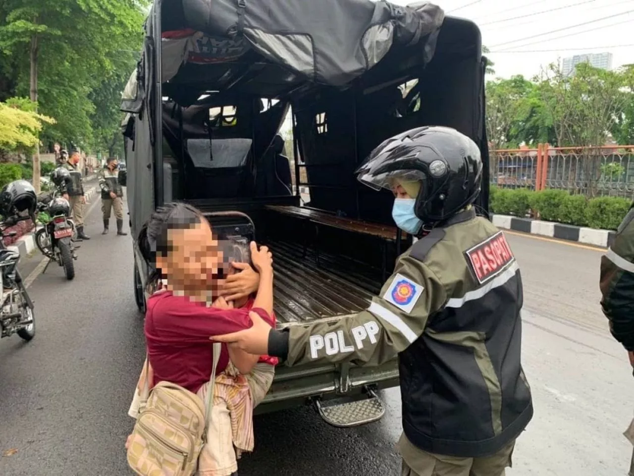 Satpol PP Surabaya Gelar Razia Pengemis Musiman Jelang Lebaran