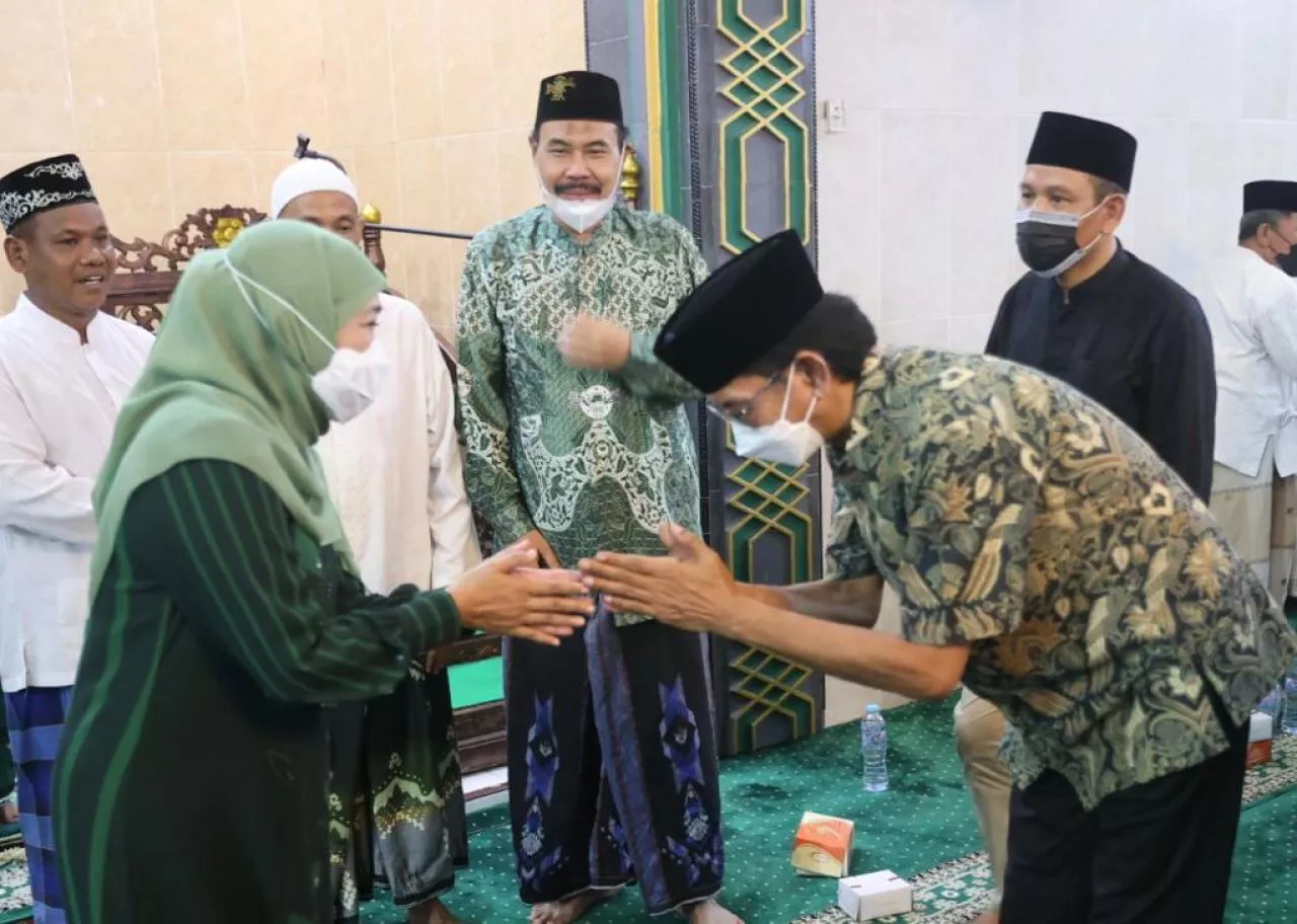 Sampaikan Duka, Ketua DPRD Surabaya Kunjungi Keluarga Korban Laka di Tol Sumo