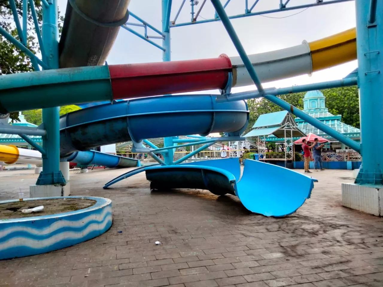 Manajemen Waterpark Bertanggung Jawab Penuh Pengobatan Korban Seluncuran Ambrol