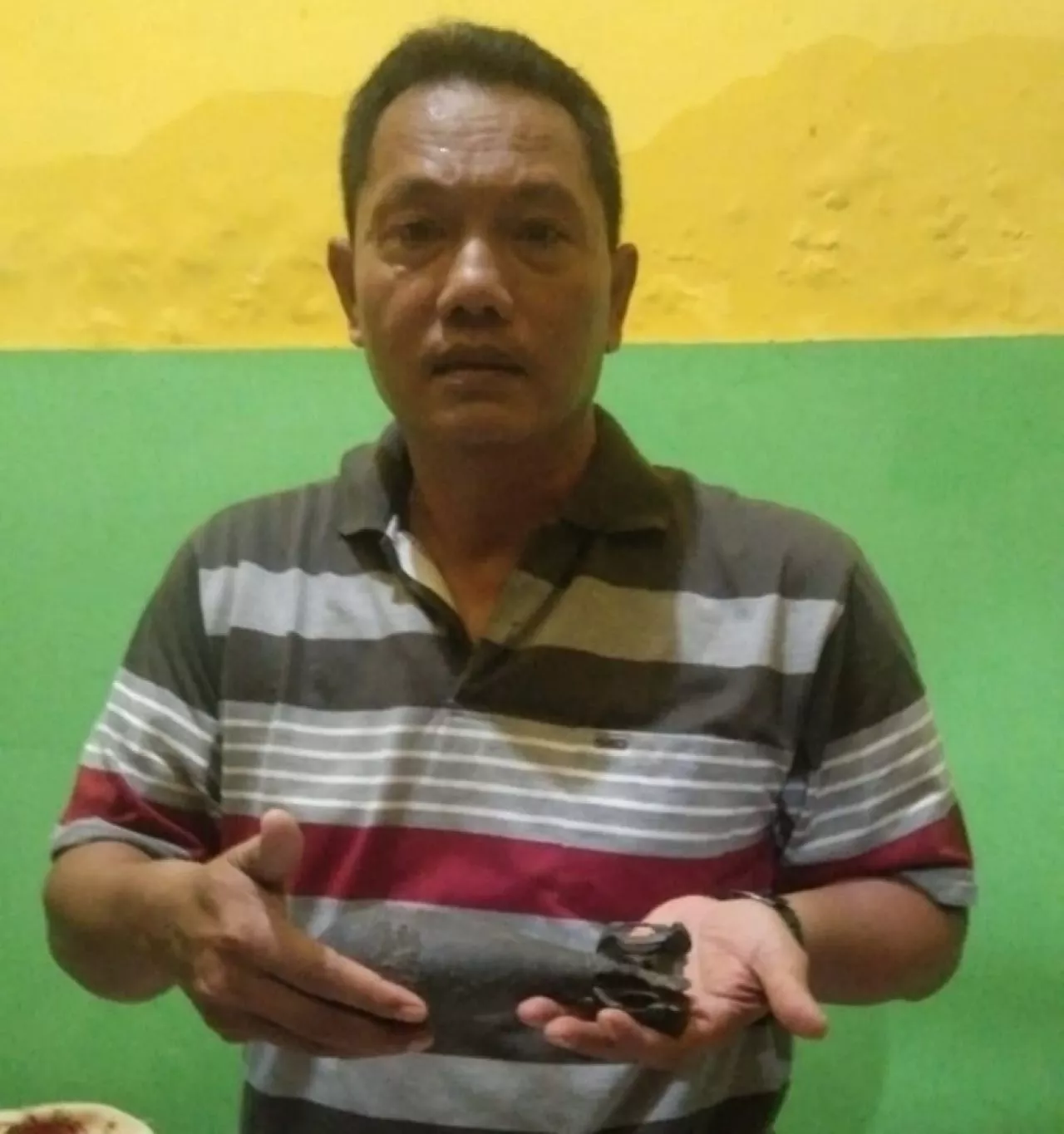 Geger! Warga Dupak Surabaya Temukan Mortir di Sungai