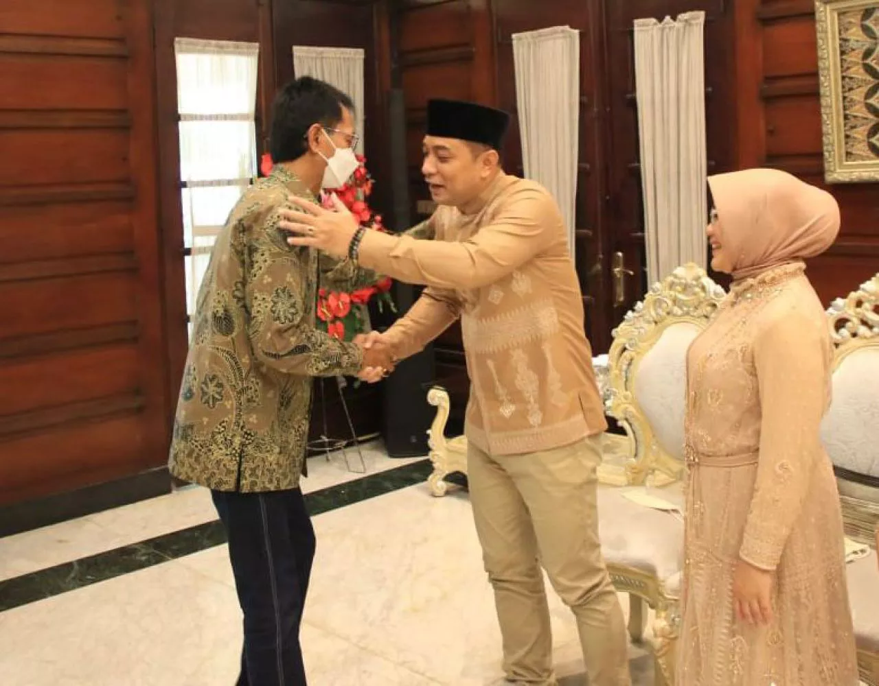 Ucapkan Selamat Lebaran ke Wali Kota, Ketua DPRD Surabaya: Merajut Persaudaraan
