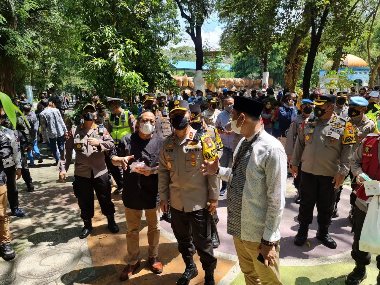 Pantau Pengamanan Lebaran, Kapolda Jatim Kunjungi Kebun Binatang Surabaya