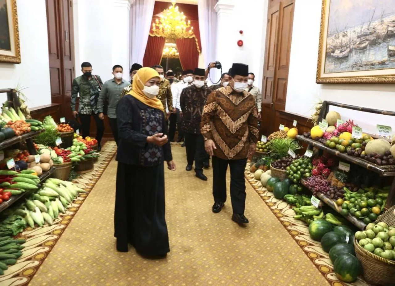 Menhan Prabowo Kunjungi Khofifah di Surabaya, Bahas Pilpres 2024?