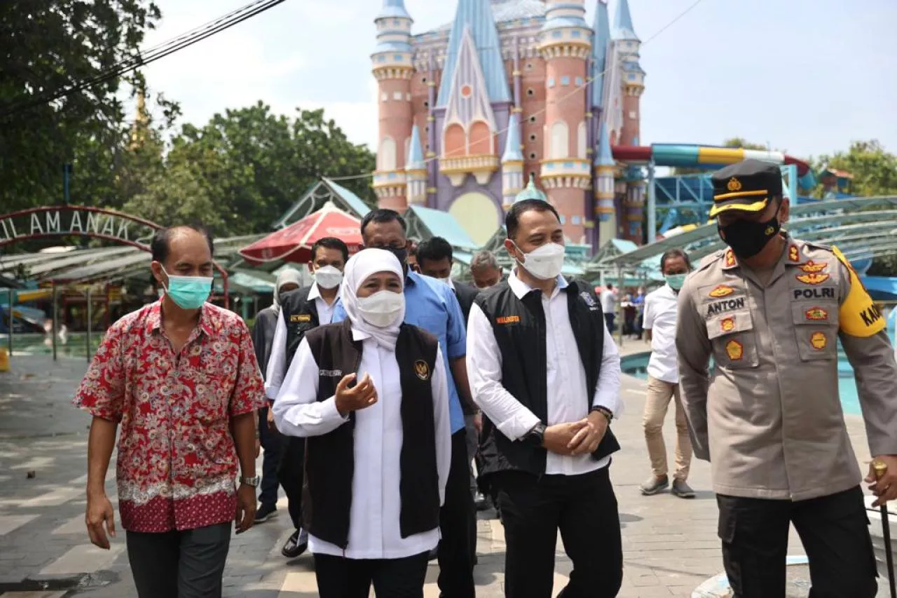 Berkaca Insiden Kenpark, Khofifah Minta Kepala Daerah Cek Ulang Wahana Wisata