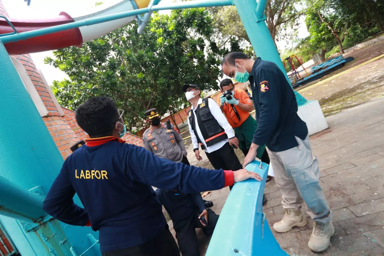 Tim Labfor Polda Jatim Periksa Ambrolnya Seluncuran Kenpark, Apa Temuannya?