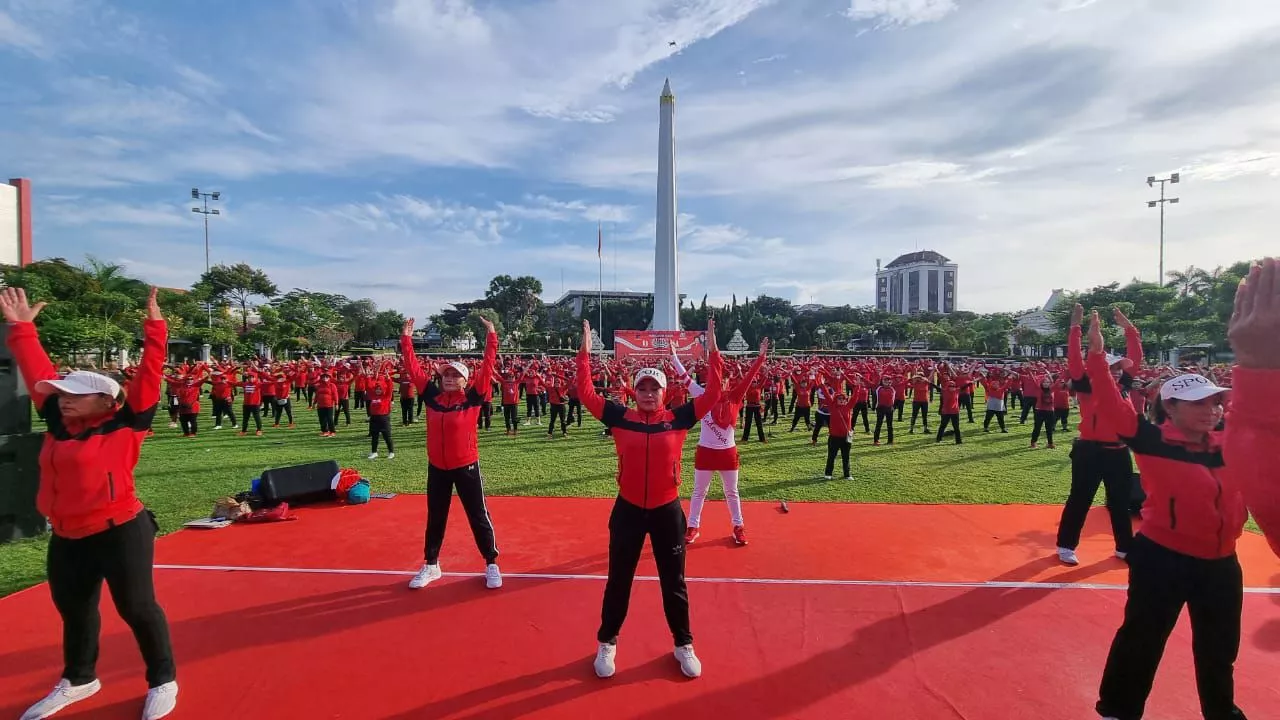 Pecahkan Rekor MURI, PDIP Jatim Gelar Senam Cinta Tanah Air di Tugu Pahlawan
