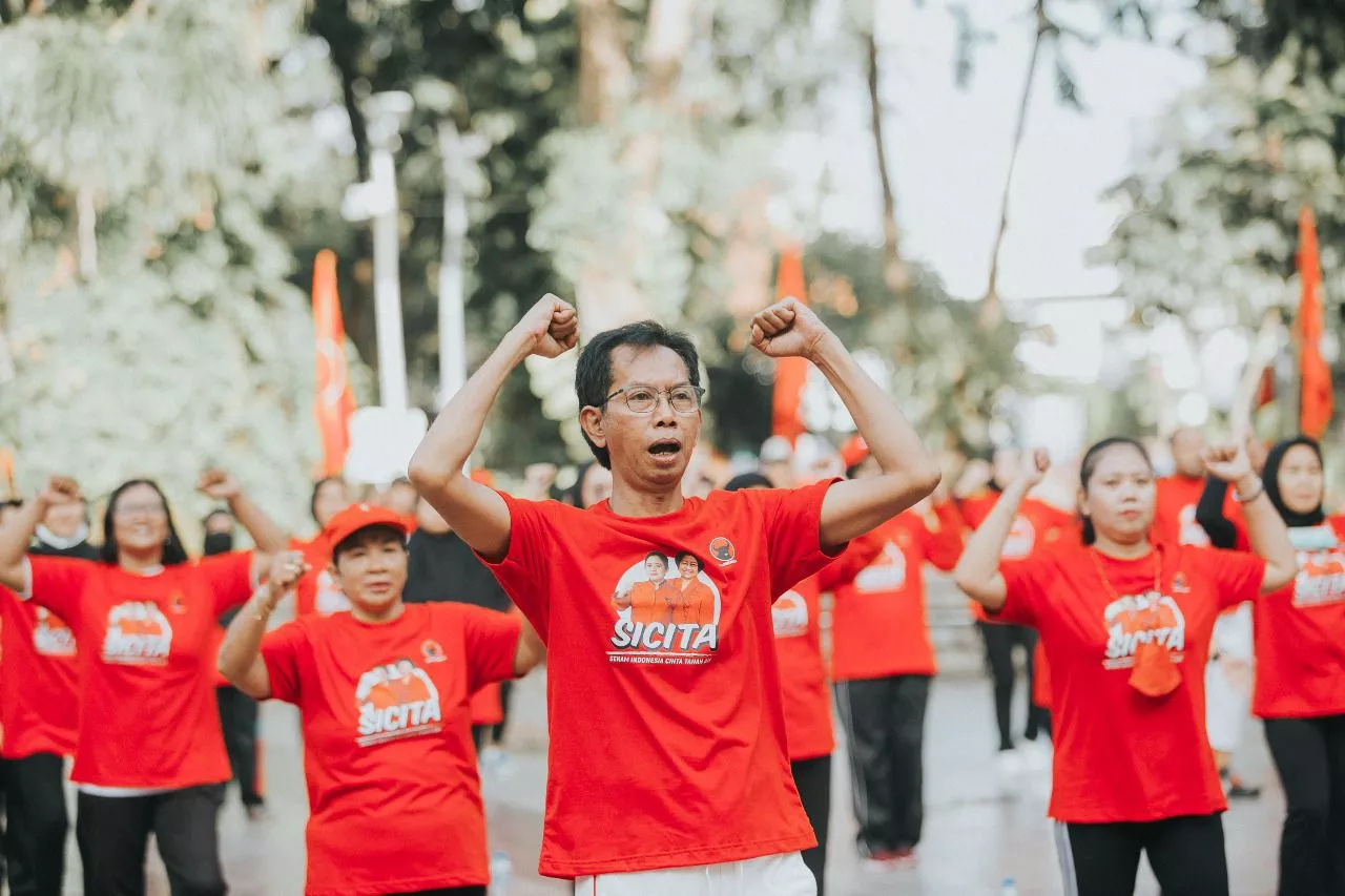 Gembira dan Penuh Semangat, Kader PDIP Surabaya Ikuti Senam Cinta Tanah Air