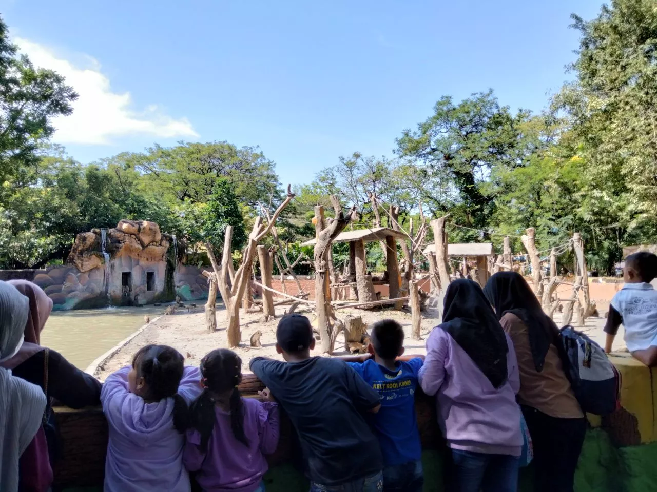 H+1 Lebaran, Kebun Binatang Surabaya Dikunjungi 8 Ribu Wisatawan