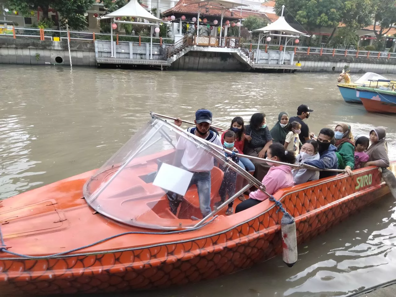Perahu Wisata Kalimas juga Diserbu Pengunjung saat Libur Lebaran