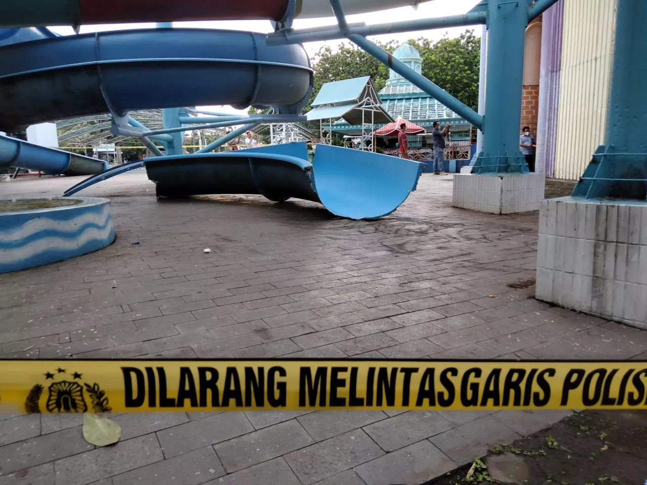 Polisi Periksa 14 Saksi Peristiwa Ambrolnya Seluncuran Kolam Renang Kenjeran
