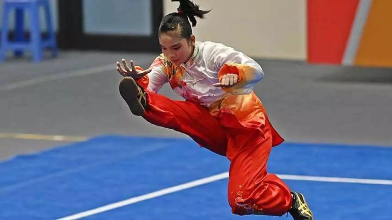Mahasiswi Unair Berhasil Sabet Medali Emas SEA Games Cabor Wushu