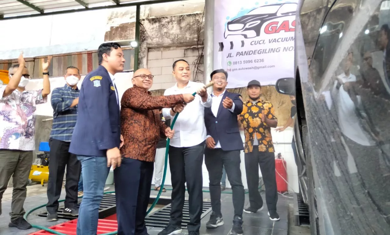 Kartar Surabaya Buka Usaha Cuci Kendaraan, Wali Kota Eri & Kemensos Dukung Penuh