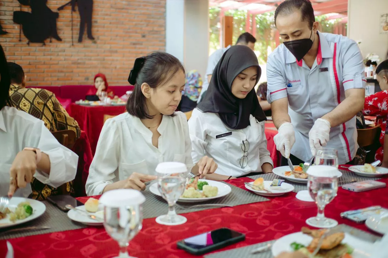 Fave Hotel Sidoarjo Ajak Masyarakat Berkarir di Dunia Perhotelan