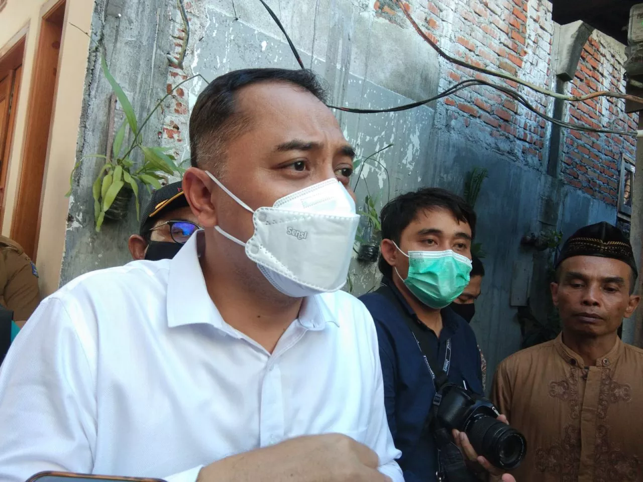 Awas! Jangan Merokok Sembarangan di Surabaya, Wali Kota Eri Tegakkan Aturan KTR