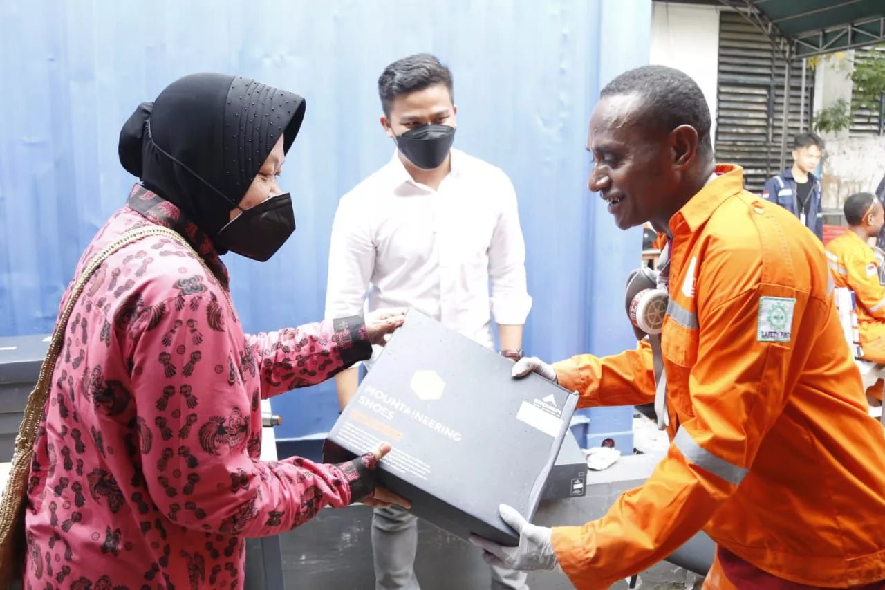 Dapat Pelatihan Bikin Perahu Fiberglass, Pemuda Papua: Terima Kasih Mama Risma